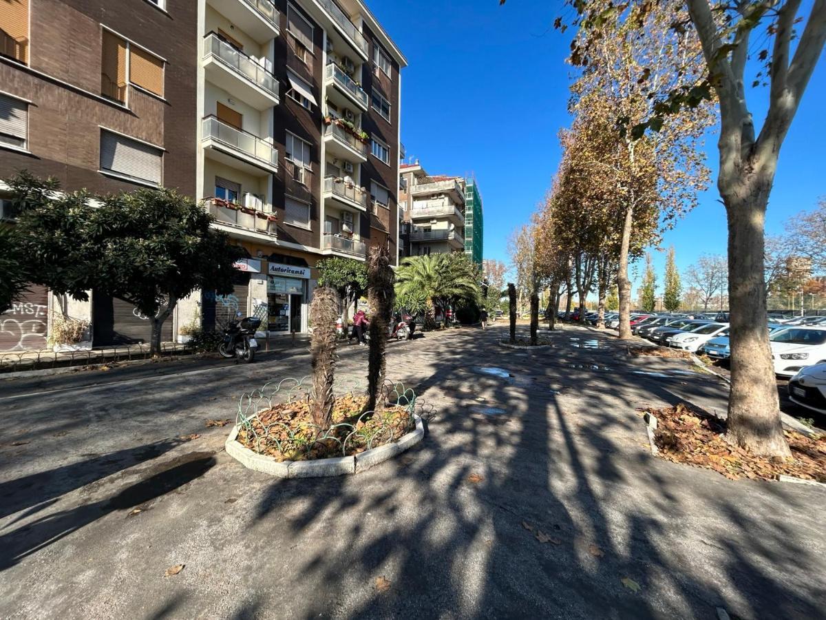 Lungotevere Bed&Bike Рим Экстерьер фото